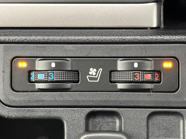 ランドクルーザープラド TX Lパッケージ マットブラックエディション ムーンルーフ 9型ディスプレイオーディオ 全周囲カメラ 衝突被害軽減システム レーダークルーズ 禁煙車 シートベンチレーション クリアランスソナー ETC Bluetooth LEDヘッド/フォグ(6枚目)