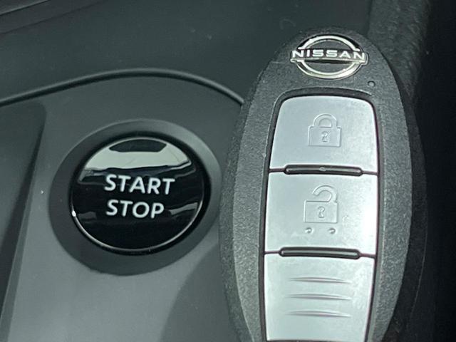 ノート Ｓ　ＳＤナビ　バックカメラ　Ｂｌｕｅｔｏｏｔｈ　ＥＴＣ　スマートキー＆プッシュスタート　クリアランスソナー　オートライト　オートエアコン　ドアバイザー　電動格納ミラー　禁煙車　衝突被害軽減装置（7枚目）