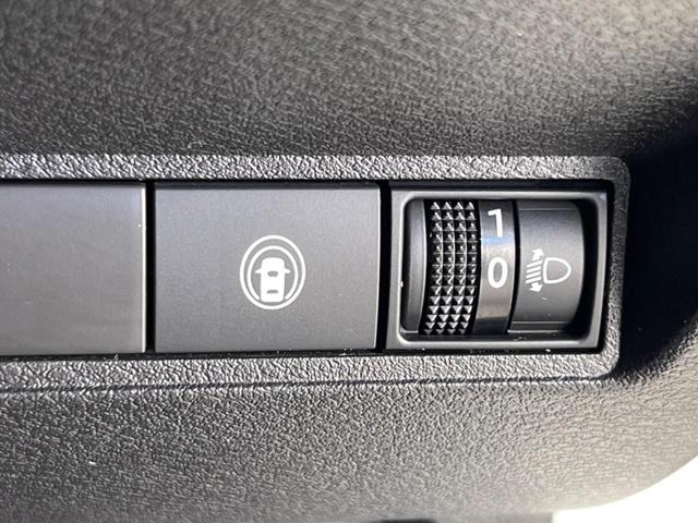 ノート Ｓ　ＳＤナビ　バックカメラ　Ｂｌｕｅｔｏｏｔｈ　ＥＴＣ　スマートキー＆プッシュスタート　クリアランスソナー　オートライト　オートエアコン　ドアバイザー　電動格納ミラー　禁煙車　衝突被害軽減装置（34枚目）