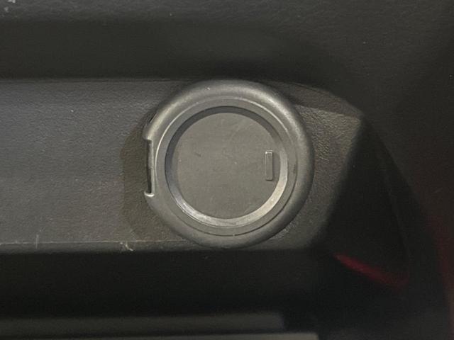 ノート Ｓ　ＳＤナビ　バックカメラ　Ｂｌｕｅｔｏｏｔｈ　ＥＴＣ　スマートキー＆プッシュスタート　クリアランスソナー　オートライト　オートエアコン　ドアバイザー　電動格納ミラー　禁煙車　衝突被害軽減装置（37枚目）