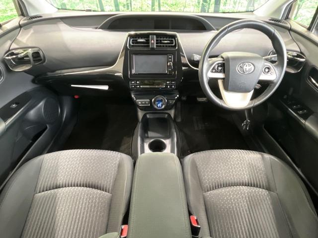 プリウス Ｓセーフティプラス　純正ナビ　衝突軽減装置　レーダークルーズ　バックカメラ　ＬＥＤヘッド＆フォグ　純正１５インチＡＷ　Ｂｌｕｅｔｏｏｔｈ接続　プッシュスタート＆スマートキー　ＥＴＣ　オートエアコン　横滑り防止装置（2枚目）