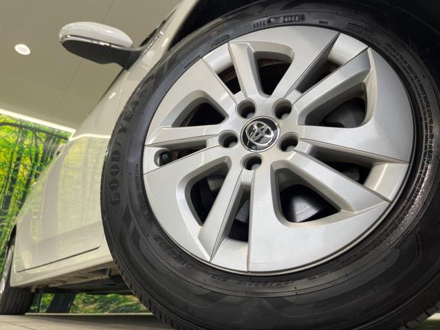 プリウス Ｓセーフティプラス　純正ナビ　衝突軽減装置　レーダークルーズ　バックカメラ　ＬＥＤヘッド＆フォグ　純正１５インチＡＷ　Ｂｌｕｅｔｏｏｔｈ接続　プッシュスタート＆スマートキー　ＥＴＣ　オートエアコン　横滑り防止装置（13枚目）