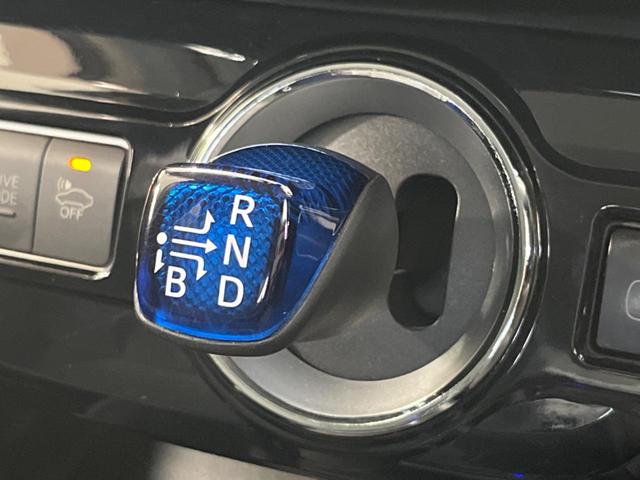 プリウス Ｓセーフティプラス　純正ナビ　衝突軽減装置　レーダークルーズ　バックカメラ　ＬＥＤヘッド＆フォグ　純正１５インチＡＷ　Ｂｌｕｅｔｏｏｔｈ接続　プッシュスタート＆スマートキー　ＥＴＣ　オートエアコン　横滑り防止装置（32枚目）