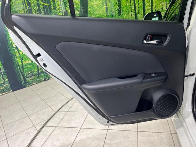 プリウス Ｓセーフティプラス　純正ナビ　衝突軽減装置　レーダークルーズ　バックカメラ　ＬＥＤヘッド＆フォグ　純正１５インチＡＷ　Ｂｌｕｅｔｏｏｔｈ接続　プッシュスタート＆スマートキー　ＥＴＣ　オートエアコン　横滑り防止装置（42枚目）