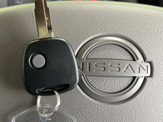 ＮＶ１００クリッパーバン ＤＸ　届出済未使用車　オーディオ　アイドリングストップ　キーレスエントリー　オートマチックハイビーム　オートライト　　衝突被害軽減装置　運転席＆助手席エアバッグ　横滑り防止システム　盗難防止システム（6枚目）