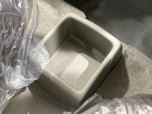 ＮＶ１００クリッパーバン ＤＸ　届出済未使用車　オーディオ　アイドリングストップ　キーレスエントリー　オートマチックハイビーム　オートライト　　衝突被害軽減装置　運転席＆助手席エアバッグ　横滑り防止システム　盗難防止システム（42枚目）