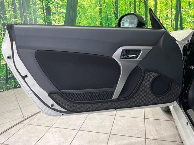 コペン ローブ　Ｓ　純正ナビ　バックカメラ　シートヒーター　ＥＴＣ　パドルシフト　アイドリングストップ　オートエアコン　ＬＥＤヘッドライト　スマートキー＆プッシュスタート　禁煙車　運転席＆助手席エアバッグ（39枚目）