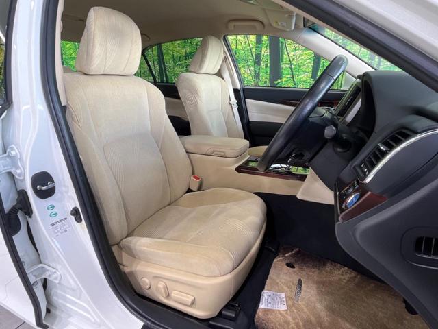 クラウンハイブリッド ロイヤルサルーン　純正８型ナビ　バックカメラ　クルーズコントロール　前席パワーシート　前席シートヒーター　ＨＩＤヘッドライト　ＬＥＤフォグ　ＥＴＣ　Ｂｌｕｅｔｏｏｔｈ再生　フルセグＴＶ　スマートキー　純正１６インチＡＷ（8枚目）