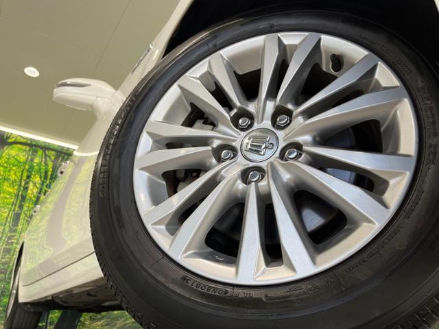 クラウンハイブリッド ロイヤルサルーン　純正８型ナビ　バックカメラ　クルーズコントロール　前席パワーシート　前席シートヒーター　ＨＩＤヘッドライト　ＬＥＤフォグ　ＥＴＣ　Ｂｌｕｅｔｏｏｔｈ再生　フルセグＴＶ　スマートキー　純正１６インチＡＷ（13枚目）