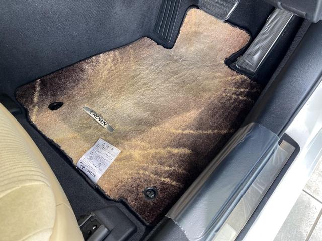 クラウンハイブリッド ロイヤルサルーン　純正８型ナビ　バックカメラ　クルーズコントロール　前席パワーシート　前席シートヒーター　ＨＩＤヘッドライト　ＬＥＤフォグ　ＥＴＣ　Ｂｌｕｅｔｏｏｔｈ再生　フルセグＴＶ　スマートキー　純正１６インチＡＷ（44枚目）