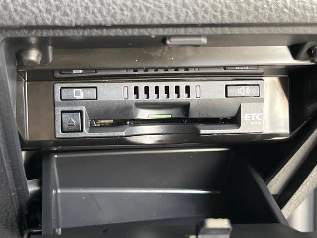 カムリ Ｇ　純正９型ナビ　モデリスタフルエアロ　バックカメラ　衝突被害軽減システム　レーダークルーズ　禁煙車　パワーシート　ドラレコ　ビルトインＥＴＣ　スマートキー　ＬＥＤヘッド　電子パーキング（7枚目）