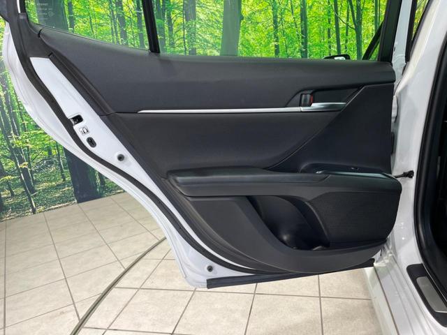 カムリ Ｇ　純正９型ナビ　モデリスタフルエアロ　バックカメラ　衝突被害軽減システム　レーダークルーズ　禁煙車　パワーシート　ドラレコ　ビルトインＥＴＣ　スマートキー　ＬＥＤヘッド　電子パーキング（49枚目）