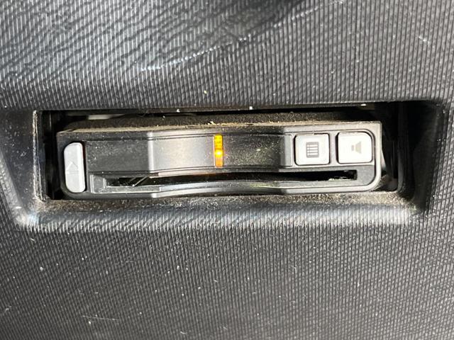 アクア Ｇ　ＳＤナビ　バックカメラ　シートヒーター　ＥＴＣ　ドラレコ　クルーズコントロール　オートマチックハイビーム　オートライト　ＬＥＤヘッドライト　禁煙車　衝突被害軽減装置　車線逸脱警報（7枚目）