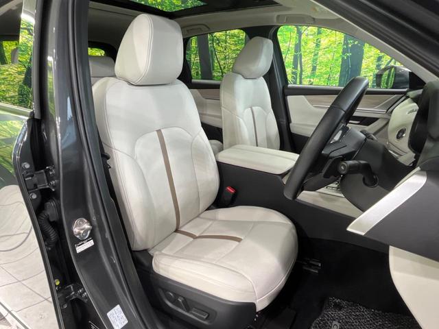 ＣＸ－６０ ＸＤ－ハイブリッド　エクスクルーシブモダン　サンルーフ　純正１２型ナビ　衝突軽減装置　全周囲カメラ　レーダークルーズ　電動リヤゲート　ＢＳＭ　白革調シート　ＬＥＤヘッドライト　ＥＴＣ　純正２０インチＡＷ　シートヒーター　禁煙車（8枚目）
