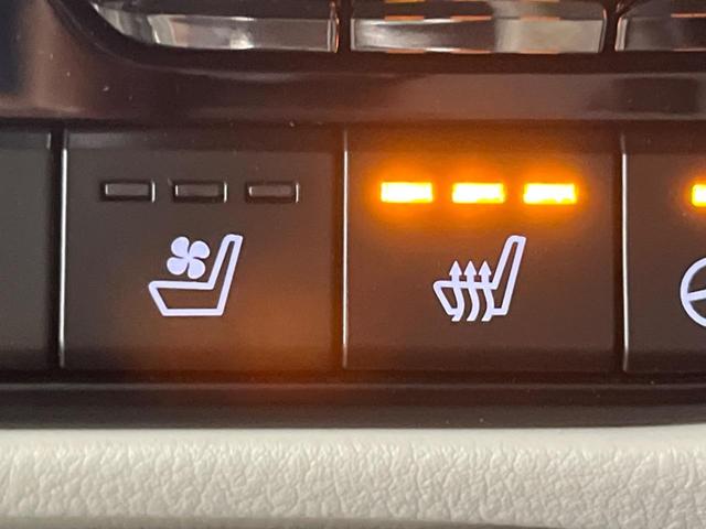 ＣＸ－６０ ＸＤ－ハイブリッド　エクスクルーシブモダン　サンルーフ　純正１２型ナビ　衝突軽減装置　全周囲カメラ　レーダークルーズ　電動リヤゲート　ＢＳＭ　白革調シート　ＬＥＤヘッドライト　ＥＴＣ　純正２０インチＡＷ　シートヒーター　禁煙車（42枚目）