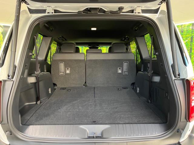 ランドクルーザー２５０ ＶＸ　サンルーフ　純正１２型ディスプレイオーディオ　衝突軽減装置　全周囲カメラ　電動リヤゲート　レーダークルーズ　デジタルインナーミラー　ＥＴＣ２．０　シートヒーター　電動リヤゲート　７人乗　禁煙車（11枚目）