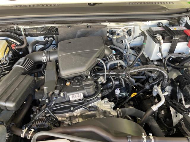 ランドクルーザー２５０ ＶＸ　サンルーフ　純正１２型ディスプレイオーディオ　衝突軽減装置　全周囲カメラ　電動リヤゲート　レーダークルーズ　デジタルインナーミラー　ＥＴＣ２．０　シートヒーター　電動リヤゲート　７人乗　禁煙車（18枚目）