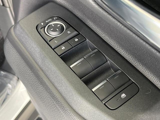 ランドクルーザー２５０ ＶＸ　サンルーフ　純正１２型ディスプレイオーディオ　衝突軽減装置　全周囲カメラ　電動リヤゲート　レーダークルーズ　デジタルインナーミラー　ＥＴＣ２．０　シートヒーター　電動リヤゲート　７人乗　禁煙車（33枚目）