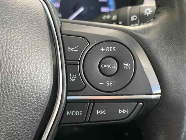 クラウンハイブリッド ＲＳ　純正１２型ナビ　衝突軽減装置　ＣＤ／ＤＶＤ再生　レーダークルーズ　バックカメラ　ＢＳＭ　シートヒーター　ＥＴＣ２．０　ＬＥＤヘッド＆フォグ　純正１８インチＡＷ　プッシュスタート＆スマートキー　禁煙車（5枚目）