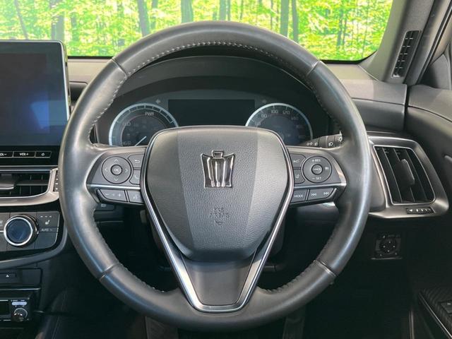 クラウンハイブリッド ＲＳ　純正１２型ナビ　衝突軽減装置　ＣＤ／ＤＶＤ再生　レーダークルーズ　バックカメラ　ＢＳＭ　シートヒーター　ＥＴＣ２．０　ＬＥＤヘッド＆フォグ　純正１８インチＡＷ　プッシュスタート＆スマートキー　禁煙車（11枚目）