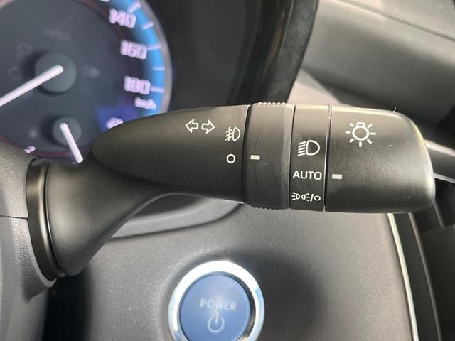 クラウンハイブリッド ＲＳ　純正１２型ナビ　衝突軽減装置　ＣＤ／ＤＶＤ再生　レーダークルーズ　バックカメラ　ＢＳＭ　シートヒーター　ＥＴＣ２．０　ＬＥＤヘッド＆フォグ　純正１８インチＡＷ　プッシュスタート＆スマートキー　禁煙車（25枚目）