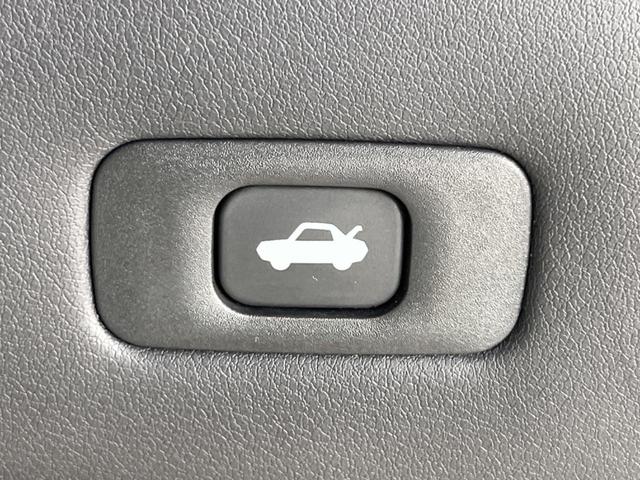 クラウンハイブリッド ＲＳ　純正１２型ナビ　衝突軽減装置　ＣＤ／ＤＶＤ再生　レーダークルーズ　バックカメラ　ＢＳＭ　シートヒーター　ＥＴＣ２．０　ＬＥＤヘッド＆フォグ　純正１８インチＡＷ　プッシュスタート＆スマートキー　禁煙車（38枚目）