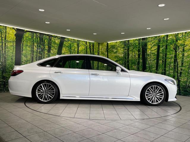 クラウンハイブリッド ＲＳ　純正１２型ナビ　衝突軽減装置　ＣＤ／ＤＶＤ再生　レーダークルーズ　バックカメラ　ＢＳＭ　シートヒーター　ＥＴＣ２．０　ＬＥＤヘッド＆フォグ　純正１８インチＡＷ　プッシュスタート＆スマートキー　禁煙車（51枚目）