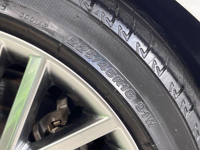 クラウンハイブリッド ＲＳ　純正１２型ナビ　衝突軽減装置　ＣＤ／ＤＶＤ再生　レーダークルーズ　バックカメラ　ＢＳＭ　シートヒーター　ＥＴＣ２．０　ＬＥＤヘッド＆フォグ　純正１８インチＡＷ　プッシュスタート＆スマートキー　禁煙車（52枚目）