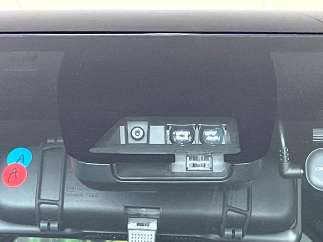 ヴォクシー ＺＳ　煌ＩＩＩ　８型ナビ　両側電動スライドドア　衝突軽減　リアオートエアコン　クルーズコントロール　Ｂｌｕｅｔｏｏｔｈ　フルセグ　バックカメラ　クリアランスソナー　ドラレコ　ＥＴＣ　アイドリングストップ　スマートキー（3枚目）