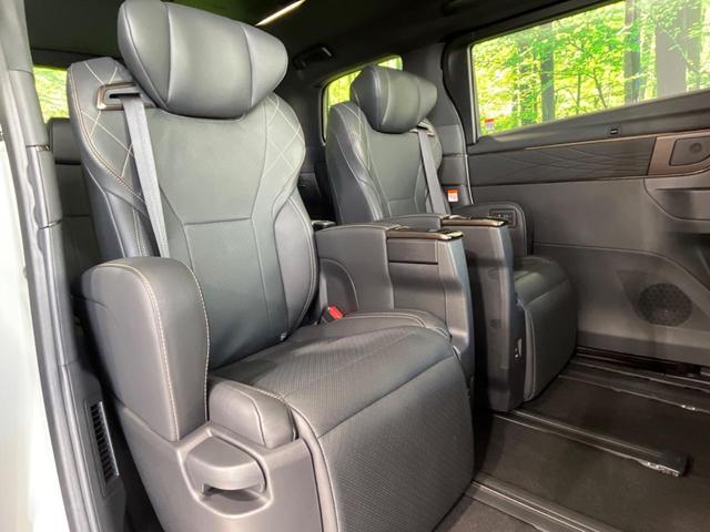 ヴェルファイアハイブリッド Ｚ　プレミア　純正１３型後席モニター　左右独立ムーンルーフ　純正１４型ナビ　全周囲カメラ　前席＆２列目シートエアコン　デジタルインナーミラー　電動リヤゲート　コーナーセンサー　ＢＳＭ　フルセグ　Ｂｌｕｅｔｏｏｔｈ（9枚目）