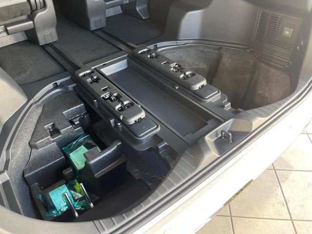 ヴェルファイアハイブリッド Ｚ　プレミア　純正１３型後席モニター　左右独立ムーンルーフ　純正１４型ナビ　全周囲カメラ　前席＆２列目シートエアコン　デジタルインナーミラー　電動リヤゲート　コーナーセンサー　ＢＳＭ　フルセグ　Ｂｌｕｅｔｏｏｔｈ（51枚目）