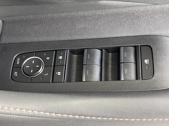 ヴェルファイアハイブリッド Ｚ　プレミア　純正１３型後席モニター　左右独立ムーンルーフ　純正１４型ナビ　全周囲カメラ　前席＆２列目シートエアコン　デジタルインナーミラー　電動リヤゲート　コーナーセンサー　ＢＳＭ　フルセグ　Ｂｌｕｅｔｏｏｔｈ（66枚目）