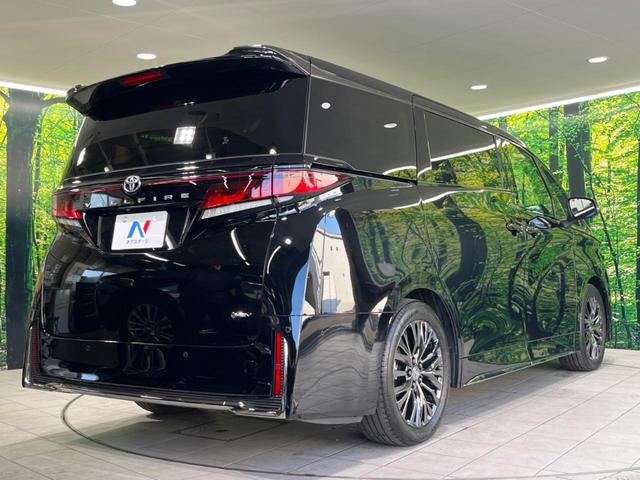 ヴェルファイアハイブリッド Ｚ　プレミア　純正１４型ナビ　後席モニター　左右独立ムーンルーフ　衝突軽減装置　茶革シート　両側電動ドア　全周囲カメラ　レーダークルーズ　電動リヤゲート　ＢＳＭ　デジタルインナーミラー　ＥＴＣ　禁煙車（17枚目）