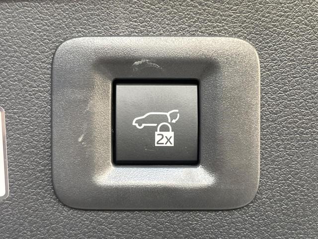 ヴェルファイアハイブリッド Ｚ　プレミア　純正１４型ナビ　後席モニター　左右独立ムーンルーフ　衝突軽減装置　茶革シート　両側電動ドア　全周囲カメラ　レーダークルーズ　電動リヤゲート　ＢＳＭ　デジタルインナーミラー　ＥＴＣ　禁煙車（29枚目）