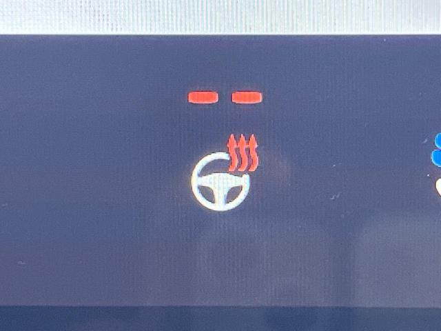 ヴェルファイアハイブリッド Ｚ　プレミア　純正１４型ナビ　後席モニター　左右独立ムーンルーフ　衝突軽減装置　茶革シート　両側電動ドア　全周囲カメラ　レーダークルーズ　電動リヤゲート　ＢＳＭ　デジタルインナーミラー　ＥＴＣ　禁煙車（41枚目）