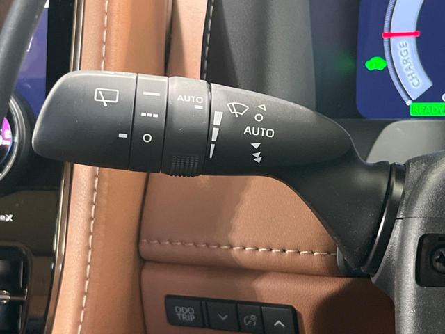 ヴェルファイアハイブリッド Ｚ　プレミア　純正１４型ナビ　後席モニター　左右独立ムーンルーフ　衝突軽減装置　茶革シート　両側電動ドア　全周囲カメラ　レーダークルーズ　電動リヤゲート　ＢＳＭ　デジタルインナーミラー　ＥＴＣ　禁煙車（52枚目）