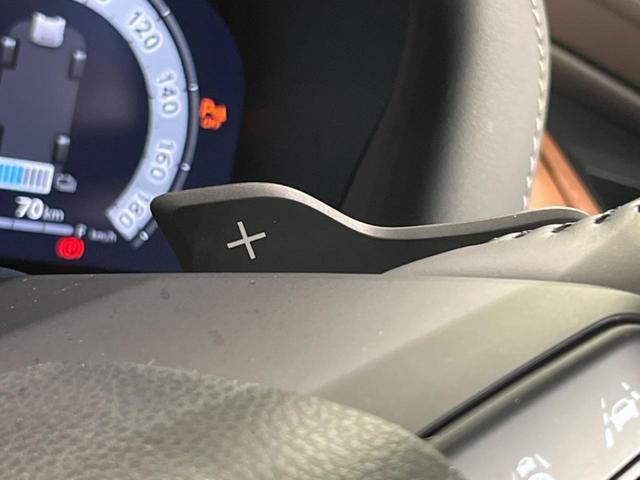 ヴェルファイアハイブリッド Ｚ　プレミア　純正１４型ナビ　後席モニター　左右独立ムーンルーフ　衝突軽減装置　茶革シート　両側電動ドア　全周囲カメラ　レーダークルーズ　電動リヤゲート　ＢＳＭ　デジタルインナーミラー　ＥＴＣ　禁煙車（54枚目）