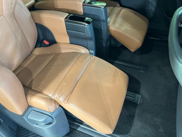 ヴェルファイアハイブリッド Ｚ　プレミア　純正１４型ナビ　後席モニター　左右独立ムーンルーフ　衝突軽減装置　茶革シート　両側電動ドア　全周囲カメラ　レーダークルーズ　電動リヤゲート　ＢＳＭ　デジタルインナーミラー　ＥＴＣ　禁煙車（62枚目）