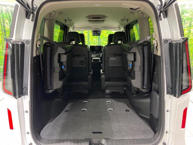 セレナ ｅ－パワー　ルキシオン　フリップダウンモニター　純正１２型ナビ　全周囲カメラ　シートヒーター　ステアリングヒーター　ハンズフリー機能付き両側電動スライドドア　プロパイロット　ＥＴＣ　Ｂｌｕｅｔｏｏｔｈ　ドラレコ　ＬＥＤヘッド（11枚目）