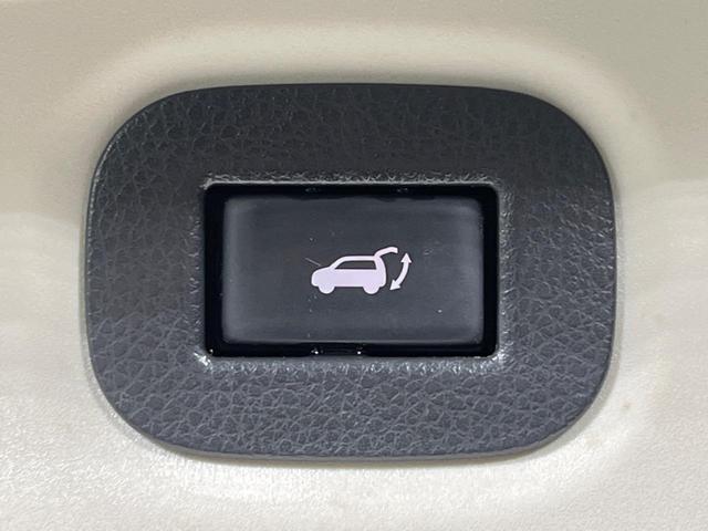 エクストレイル ２０Ｘ　ＨＶブラクＸトリマＸエマジェンシーブレーキＰ　４ＷＤ　純正ナビ　全周囲カメラ　シートヒーター　電動リヤゲート　Ｂｌｕｅｔｏｏｔｈ　ＥＴＣ　衝突被害軽減システム　クルコン　ＬＥＤヘッドライト　クリアランスソナー　ＣＤ／ＤＶＤ再生　フルセグ　禁煙車（7枚目）