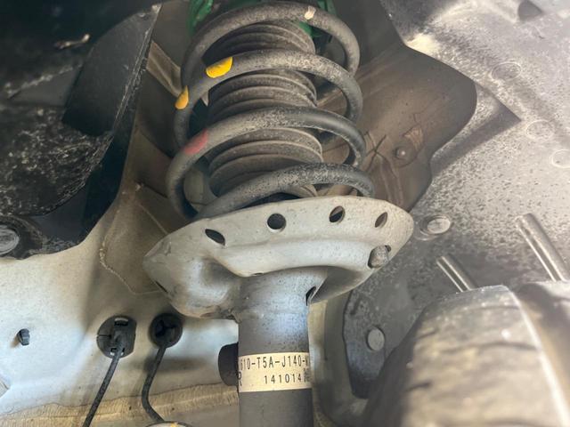 フィット 13G・Lパッケージ アルパイン8型ナビ バックカメラ Bluetooth ETC スマートキー&プッシュスタート アイドリングストップ オートマチックハイビーム オートライト LEDヘッドライト 禁煙車 衝突被害軽減装置(20枚目)