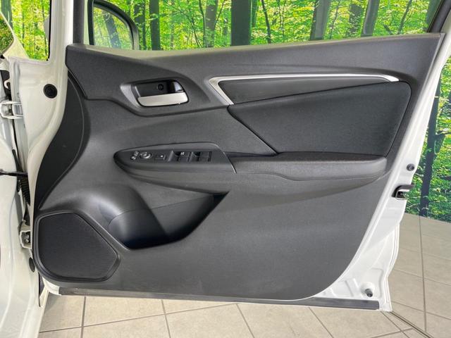 フィット 13G・Lパッケージ アルパイン8型ナビ バックカメラ Bluetooth ETC スマートキー&プッシュスタート アイドリングストップ オートマチックハイビーム オートライト LEDヘッドライト 禁煙車 衝突被害軽減装置(45枚目)