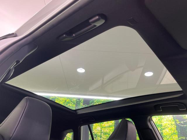 カローラクロス ハイブリッド Z パノラマルーフ 純正10型ナビ 衝突軽減装置 全周囲カメラ レーダークルーズ 電動リヤゲート シートヒーター オートエアコン BSM 純正18インチAW ETC2.0 パワーシート 禁煙車(3枚目)