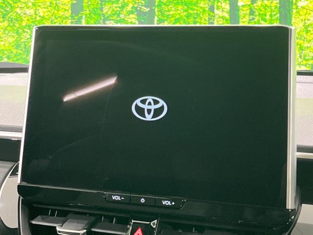 カローラクロス ハイブリッド Z パノラマルーフ 純正10型ナビ 衝突軽減装置 全周囲カメラ レーダークルーズ 電動リヤゲート シートヒーター オートエアコン BSM 純正18インチAW ETC2.0 パワーシート 禁煙車(4枚目)