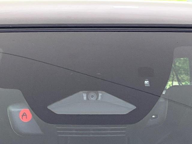 カローラクロス ハイブリッド Z パノラマルーフ 純正10型ナビ 衝突軽減装置 全周囲カメラ レーダークルーズ 電動リヤゲート シートヒーター オートエアコン BSM 純正18インチAW ETC2.0 パワーシート 禁煙車(5枚目)