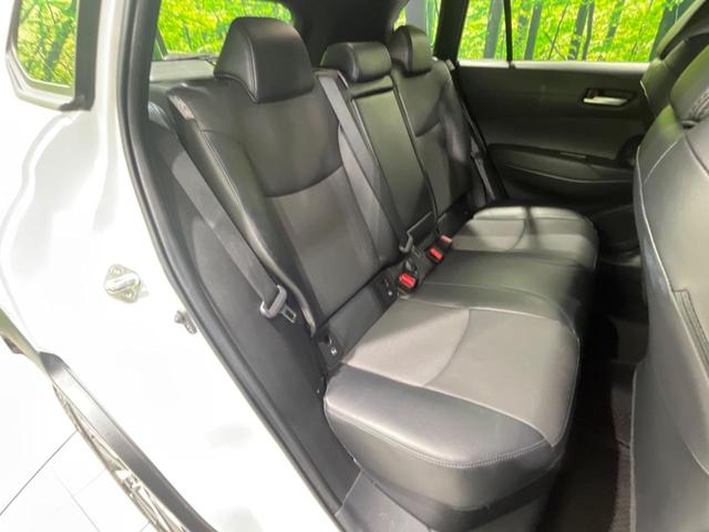 カローラクロス ハイブリッド Z パノラマルーフ 純正10型ナビ 衝突軽減装置 全周囲カメラ レーダークルーズ 電動リヤゲート シートヒーター オートエアコン BSM 純正18インチAW ETC2.0 パワーシート 禁煙車(9枚目)