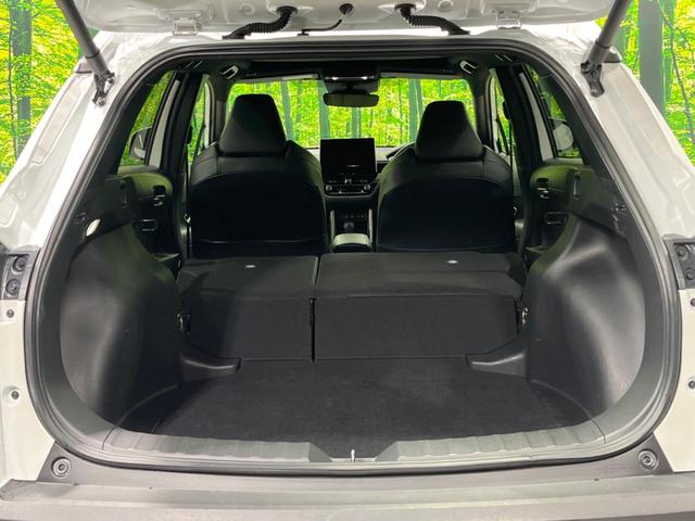 カローラクロス ハイブリッド Z パノラマルーフ 純正10型ナビ 衝突軽減装置 全周囲カメラ レーダークルーズ 電動リヤゲート シートヒーター オートエアコン BSM 純正18インチAW ETC2.0 パワーシート 禁煙車(10枚目)