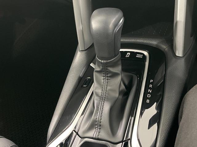 カローラクロス ハイブリッド Z パノラマルーフ 純正10型ナビ 衝突軽減装置 全周囲カメラ レーダークルーズ 電動リヤゲート シートヒーター オートエアコン BSM 純正18インチAW ETC2.0 パワーシート 禁煙車(26枚目)