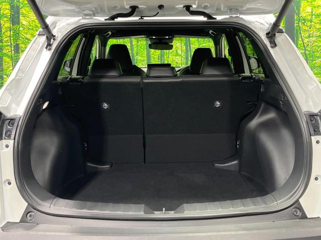 カローラクロス ハイブリッド Z パノラマルーフ 純正10型ナビ 衝突軽減装置 全周囲カメラ レーダークルーズ 電動リヤゲート シートヒーター オートエアコン BSM 純正18インチAW ETC2.0 パワーシート 禁煙車(31枚目)