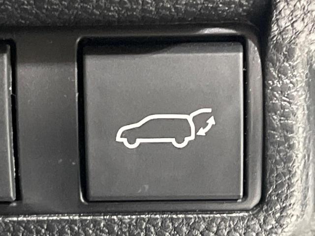 カローラクロス ハイブリッド Z パノラマルーフ 純正10型ナビ 衝突軽減装置 全周囲カメラ レーダークルーズ 電動リヤゲート シートヒーター オートエアコン BSM 純正18インチAW ETC2.0 パワーシート 禁煙車(49枚目)